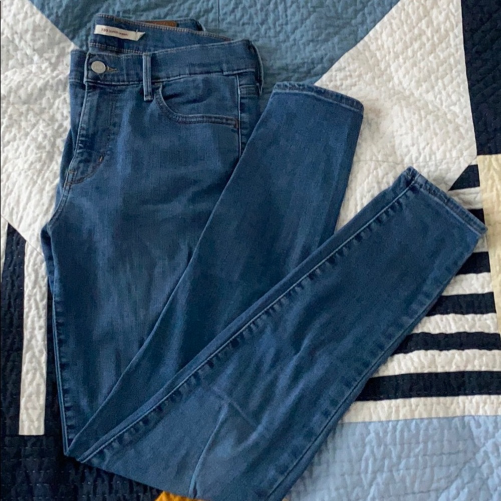 Levi’s High Waisted Skinny Blue Jeans